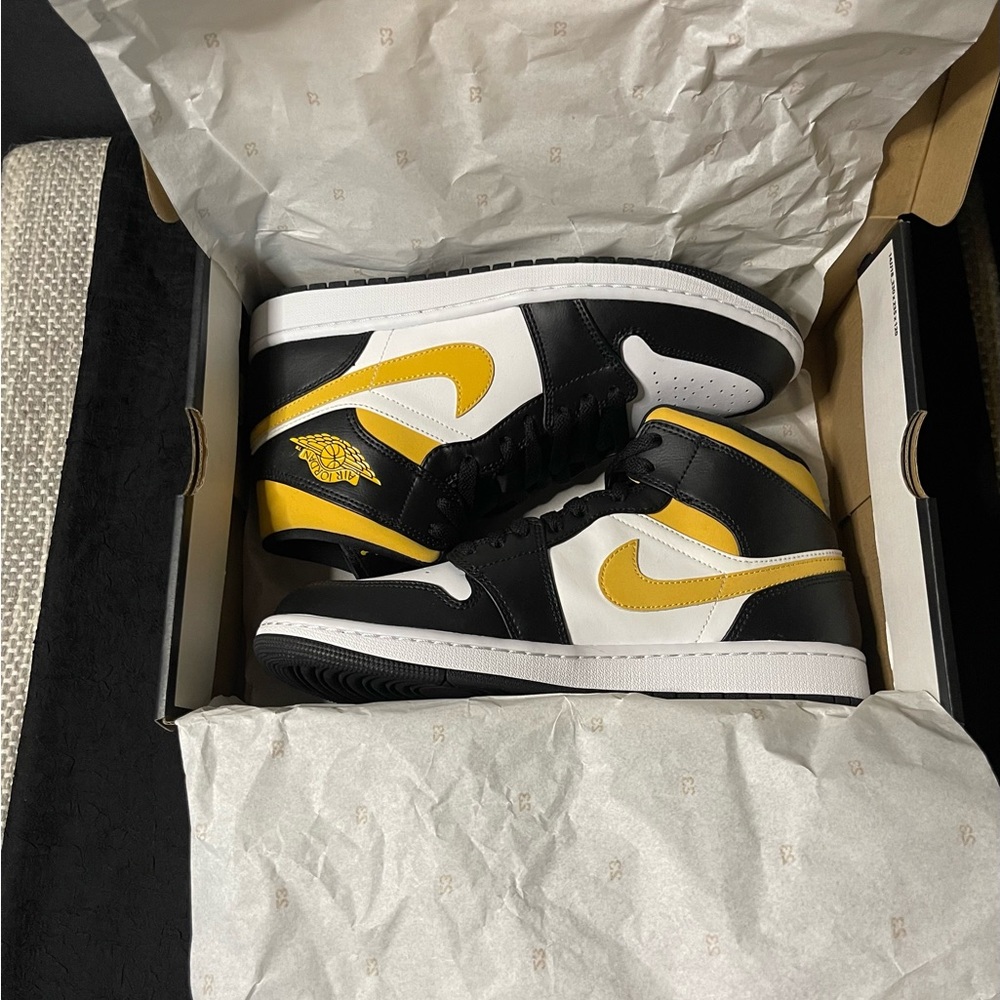 Jordan Air Jordan 1 Mid Mens Shoes Size 10, Color: White/Pollen/Black